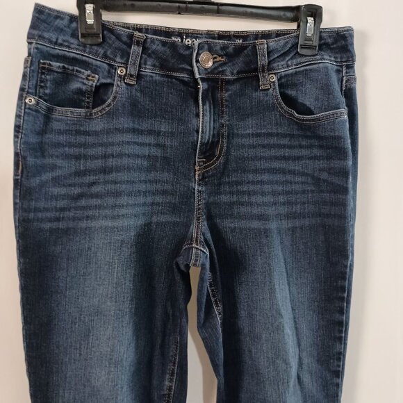 M. Jeans by Maurices Mid Rise Straight Leg Jeans Women’s Size 12 Short Blue - Picture 2 of 6